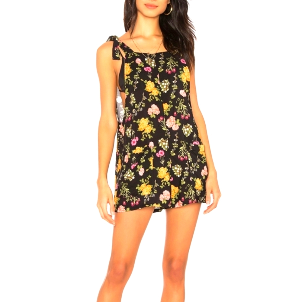 BEACH BUNNY🌞 Sunny Romper in Black Floral🌺 great value - Picture 2 of 5